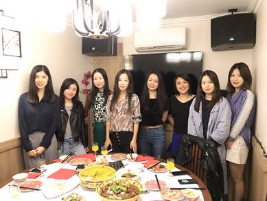 部分法语系在巴黎工作、读研的毕业生(其中有2004级、2009级、2010级、2012级、2013级)