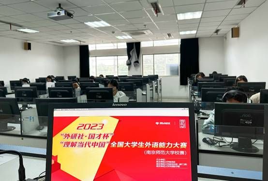 图片包含 室内, 天花板, 桌子, 房间描述已自动生成